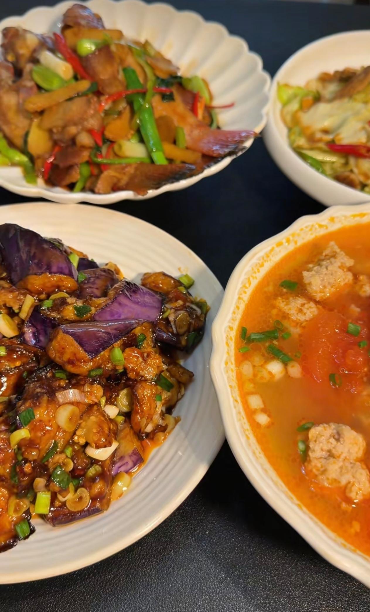 闲来无事，和老公一块去姐姐家蹭饭。姐姐厨艺在线，三下五除二就做