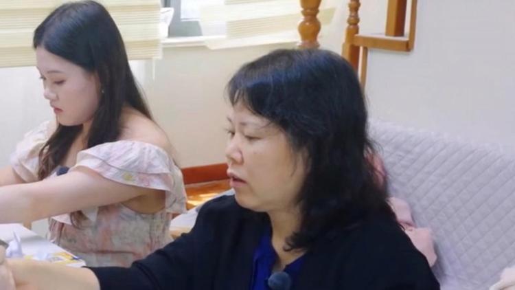 爱也得有分寸，哪怕是亲子之间，也不能凭一句“我为你好”就剥夺对方的权利。大家