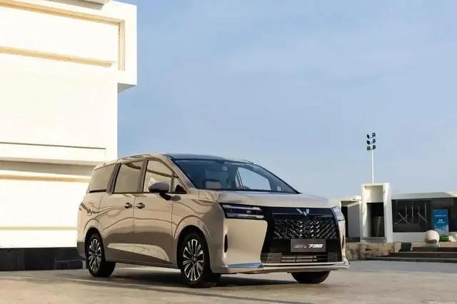 活动现场，上汽通用五菱市场总监思行坦言，40多年来，我们一直坚持人民需要什么，五