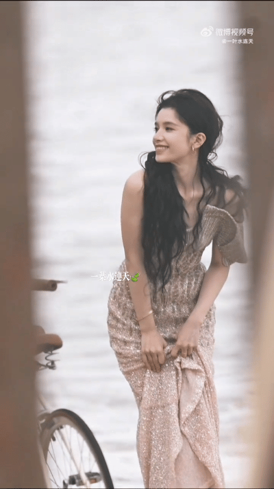 ELLE红毯，好灵动的张婧仪～​​​