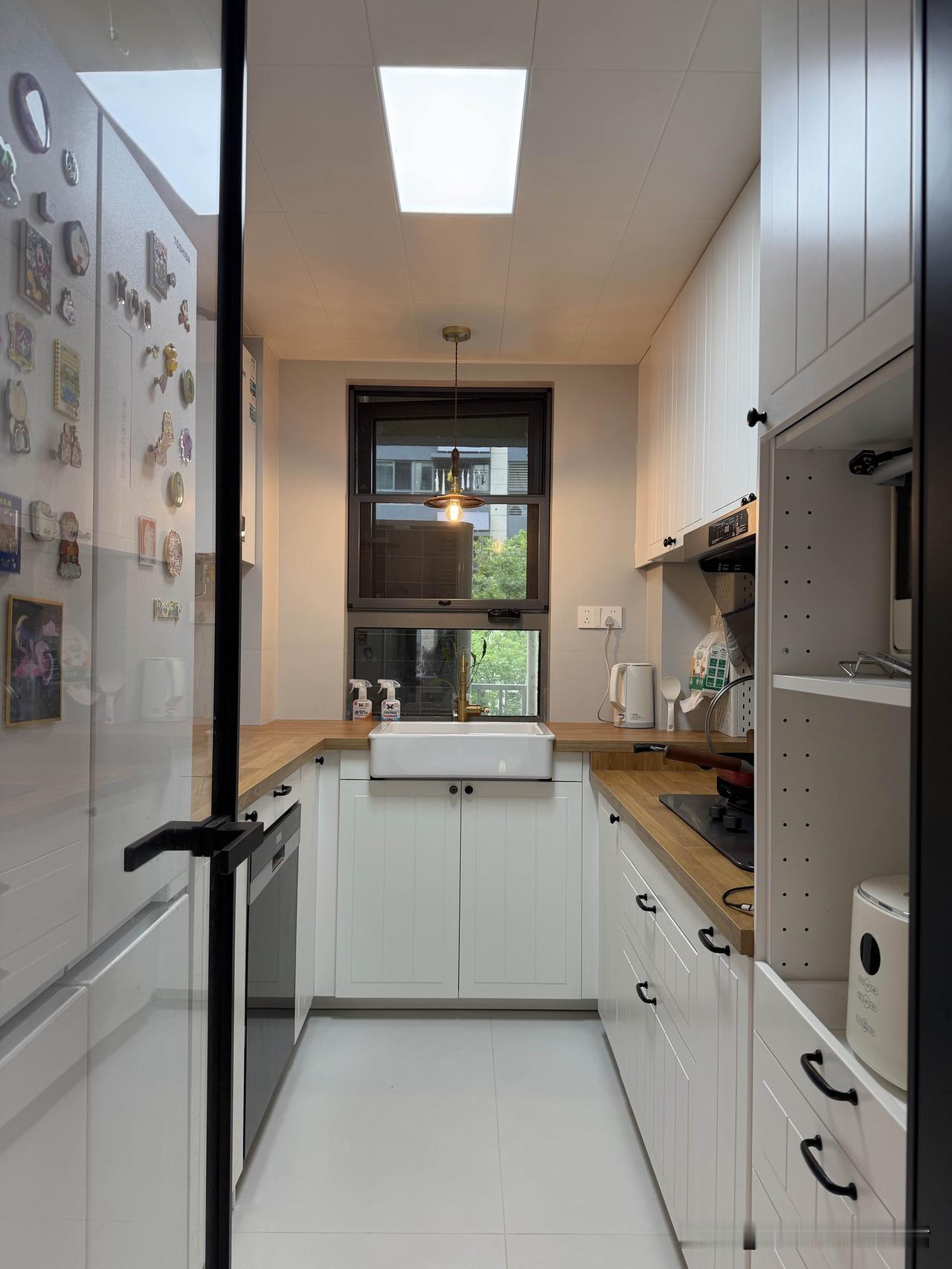 厨房功能布局要围绕业主实际需求布置，讲白了就是谁做饭谁说的算