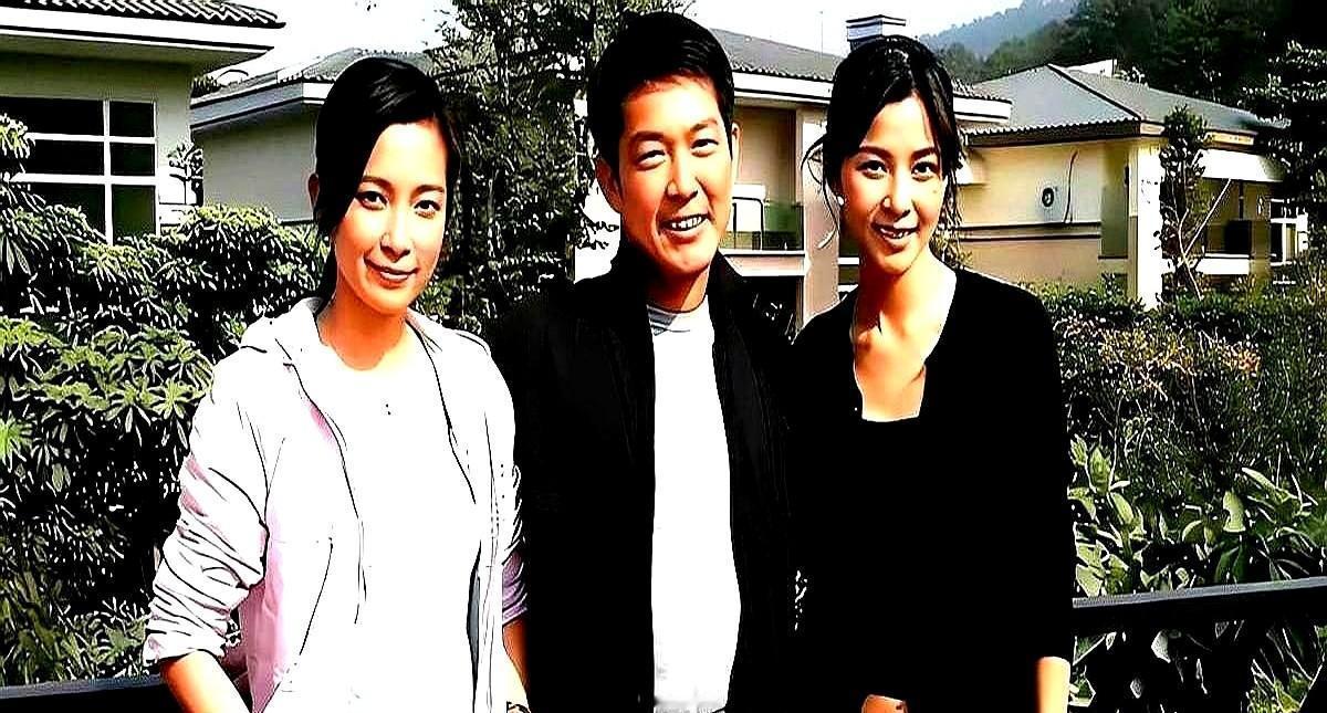 76岁还蹲马步,年轻人蹲半小时就喊腿断了。他拍戏不用替身,不是拍不起,是不屑于