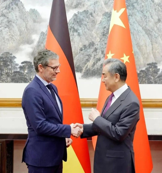 中国问德国：当年帮我，现在帮我当年德国分裂，中国坚定支持