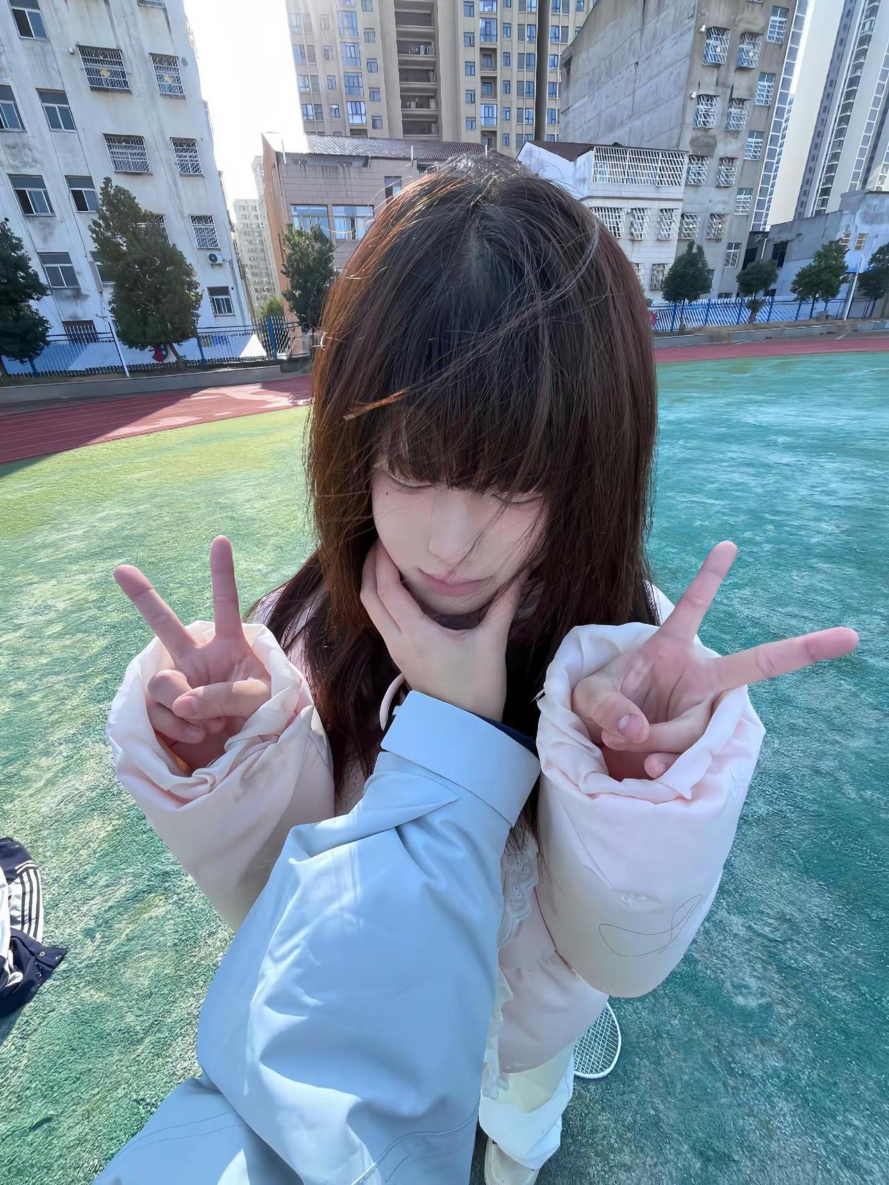 经常有人问我你是怎么做到这么可爱的哎对此我也很苦恼只能说是天生萌命