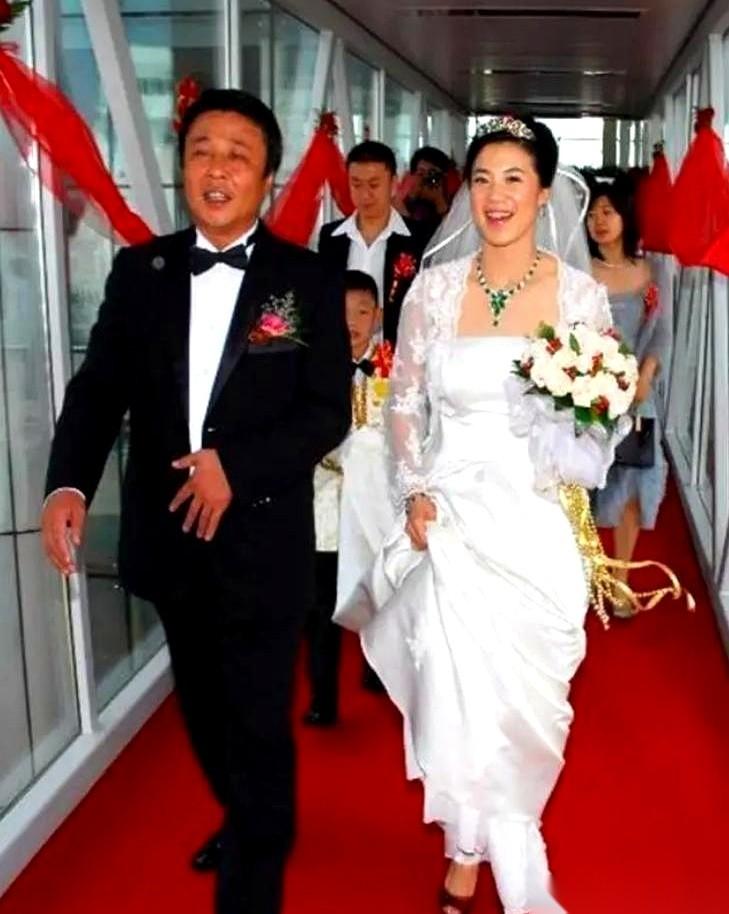 刚领完证，老婆查出癌症。丈母娘心疼闺女，说早知道这样，当初就不该让你们结。结