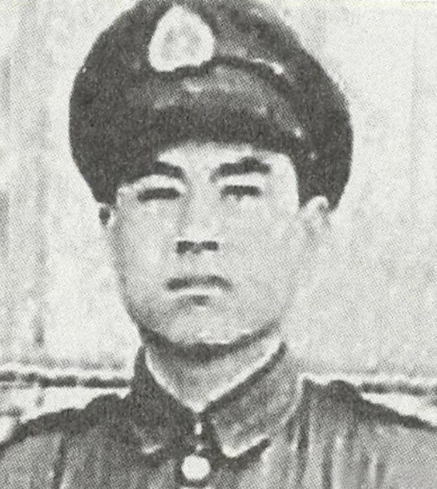 1946年的一个夜晚，叶剑英元帅宅子里进了贼，警卫迅速展开追捕，枪法最准的一个警