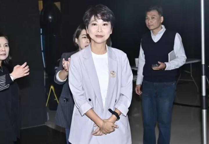 黄伟哲未站台　陈亭妃不担心：赖清德当年只有6议员挺照样赢民进党今（27日）举