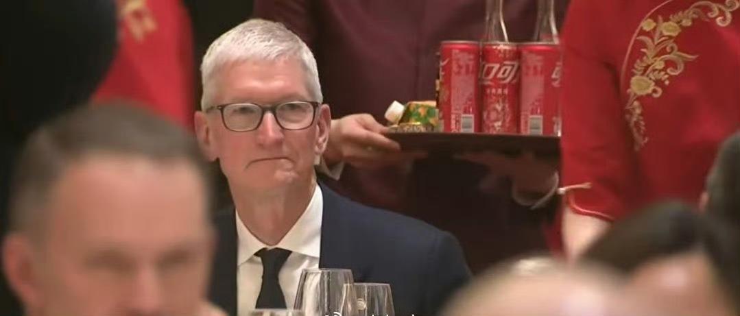 欢迎晚宴上，可口可乐不仅是饮料之一，而且美国总统特朗普亲自向点了无糖可乐。据报道