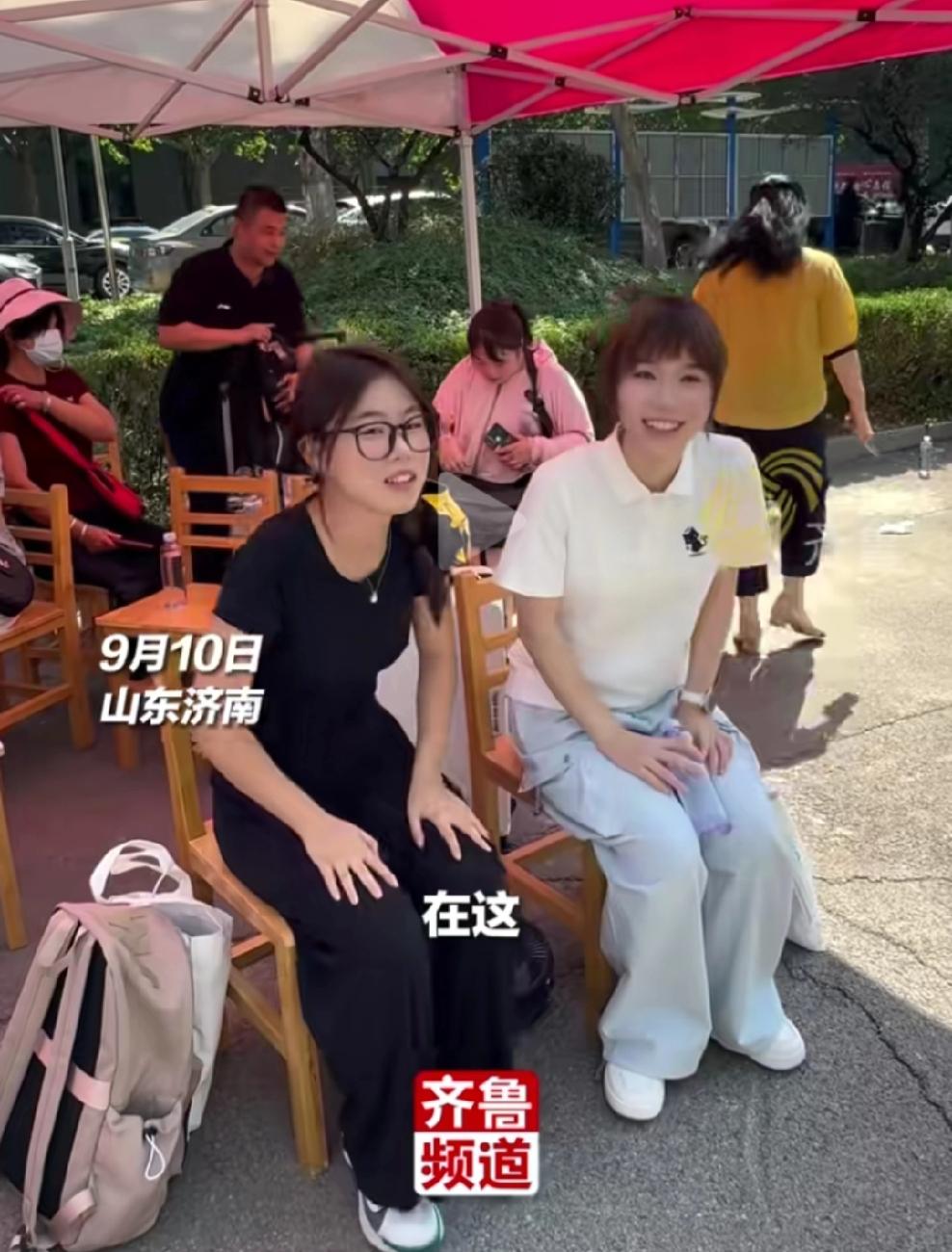 缘分啊！山东师范大学今年大一新生中，竟有七位都叫王佳琪。这两位王佳琪姐妹，同