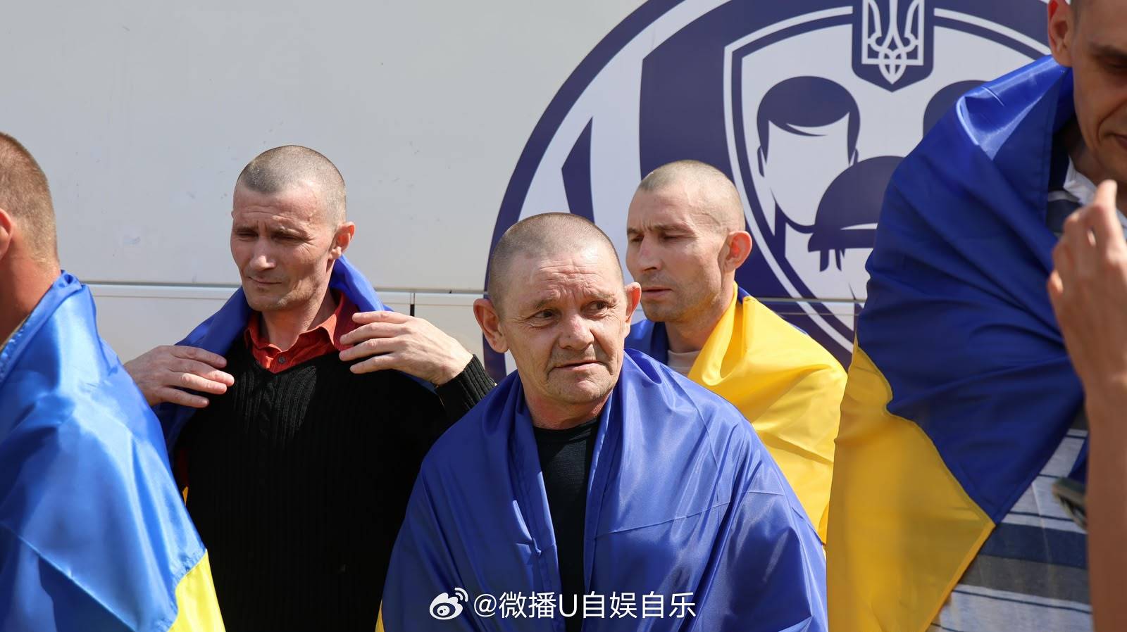 泽连斯基分享：“今天，103名乌克兰战士从被俄罗斯的囚禁中获释，返回家园。“他们来自乌克兰武装部队、