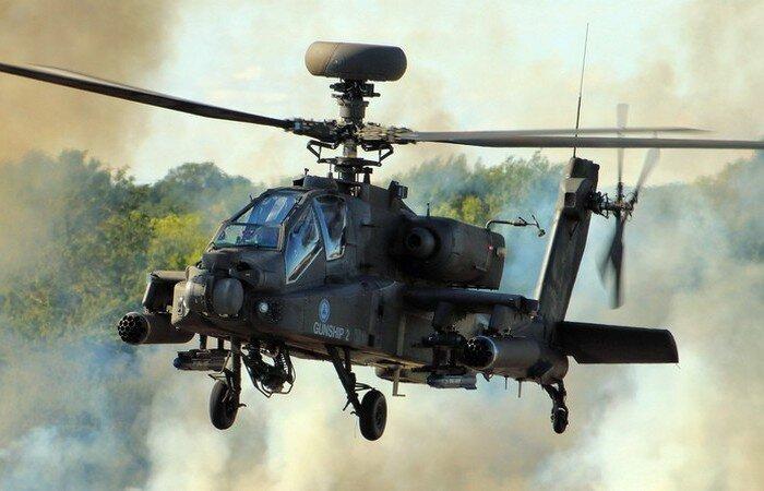 AH-64阿帕奇是一款配备多种武器系统的强大武装直升机它专为反坦克、反工事作
