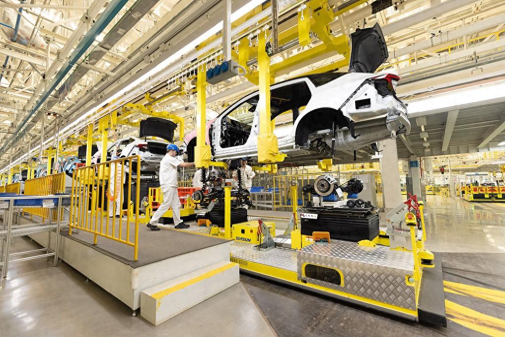 昨晚，和一位在日本的朋友聊天，他透露了2个令人震撼的消息！第一个是，越来越多