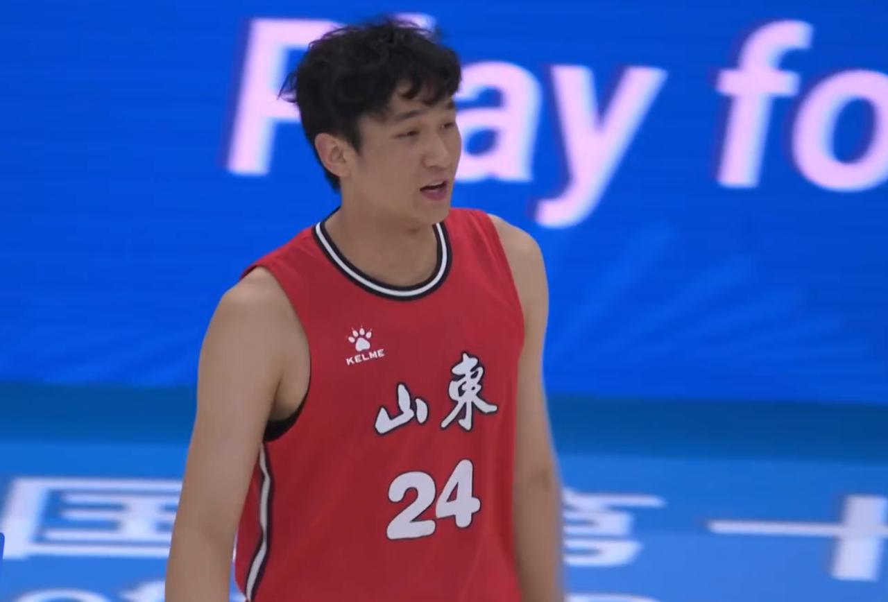 广东队为何能逆转山东夺冠？杨溢接受采访，道出了原因！全运会U22男篮决赛，广东