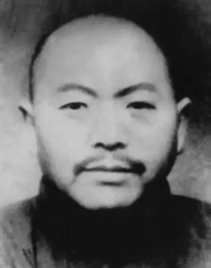 1941年，日本鬼子抓来二十多个年轻姑娘，在女孩们要被糟蹋时，汉奸跑来要验身，