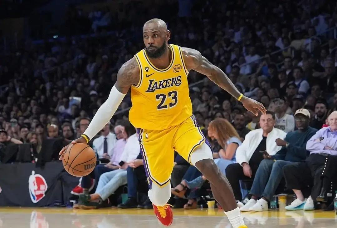 用浓眉换东契奇，湖人这笔交易亏到姥姥家了最近关于湖人拿浓眉交易东契奇的讨论满天