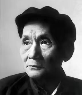 聂绀弩的“狡辩”​​​新中国成立后，聂绀弩写了大量精彩的古典长篇小说人物论，