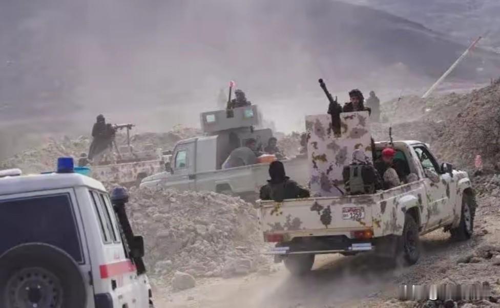 我估计洪玛奈到现在都没想明白。怎么自己西点军校毕业的光环，还不如老爹那套“跟中国