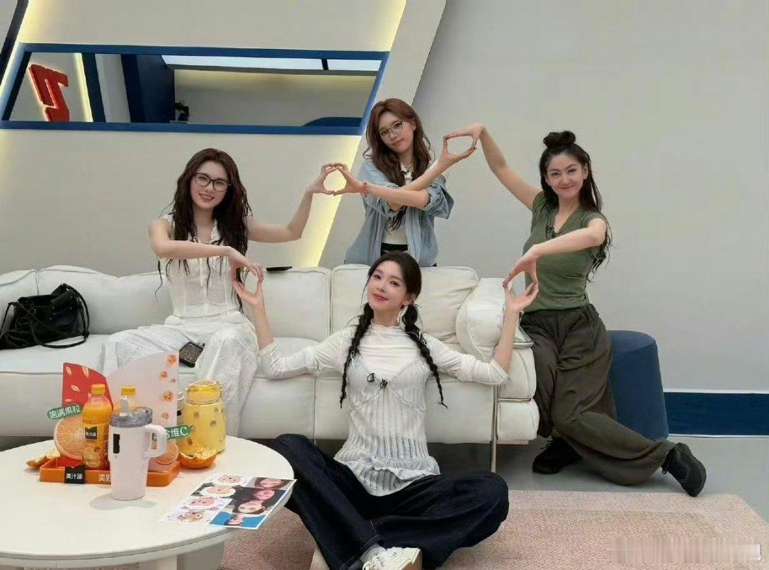 乘风2026二公下半场排名1️⃣王濛、曾沛慈、黄灿灿《篇章》921票2️⃣李小冉