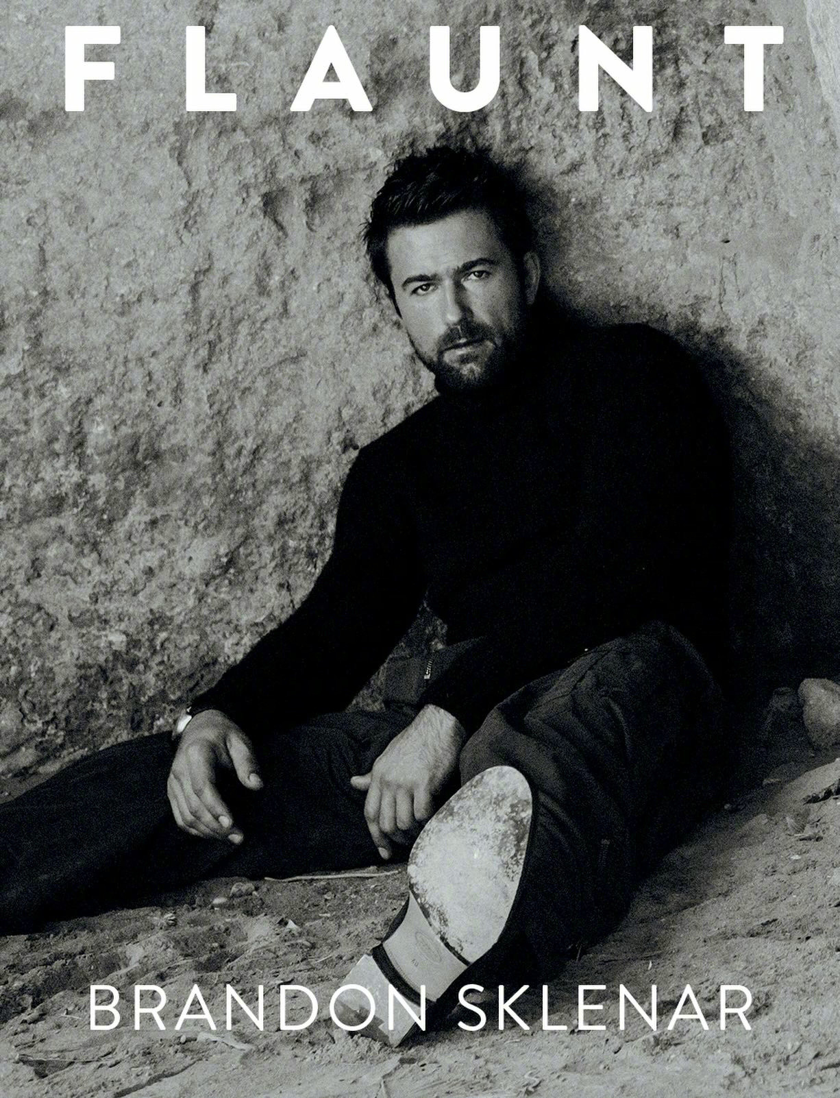 FLAUNT杂志新期封面人物，美国男演员BrandonSklenar，性感成