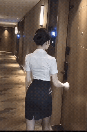 好诱人的身材和背影![呲牙笑]