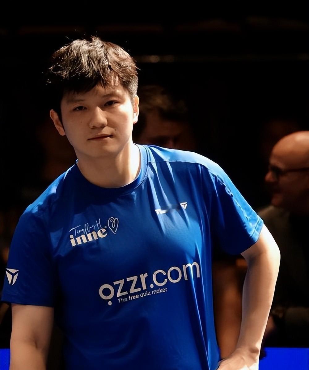 刚把老东家打成“欧洲乒乓之都”，拿着顶薪续约合同，樊振东却转头投奔了手下败将杜塞