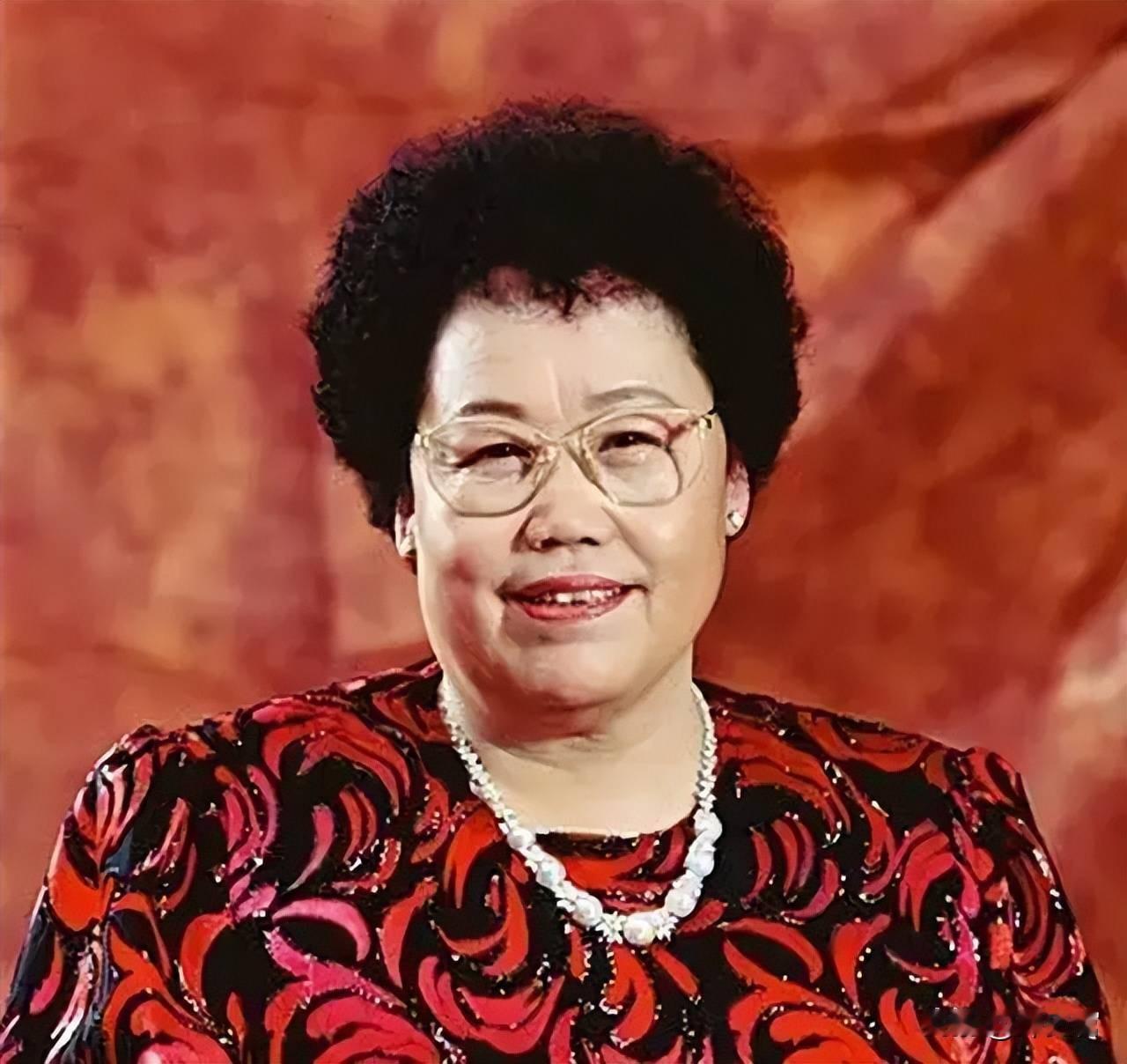 身价千亿的陈丽华走了，她不是死于高龄，也不是死于贫穷，更不是死于折腾，而是死于疾