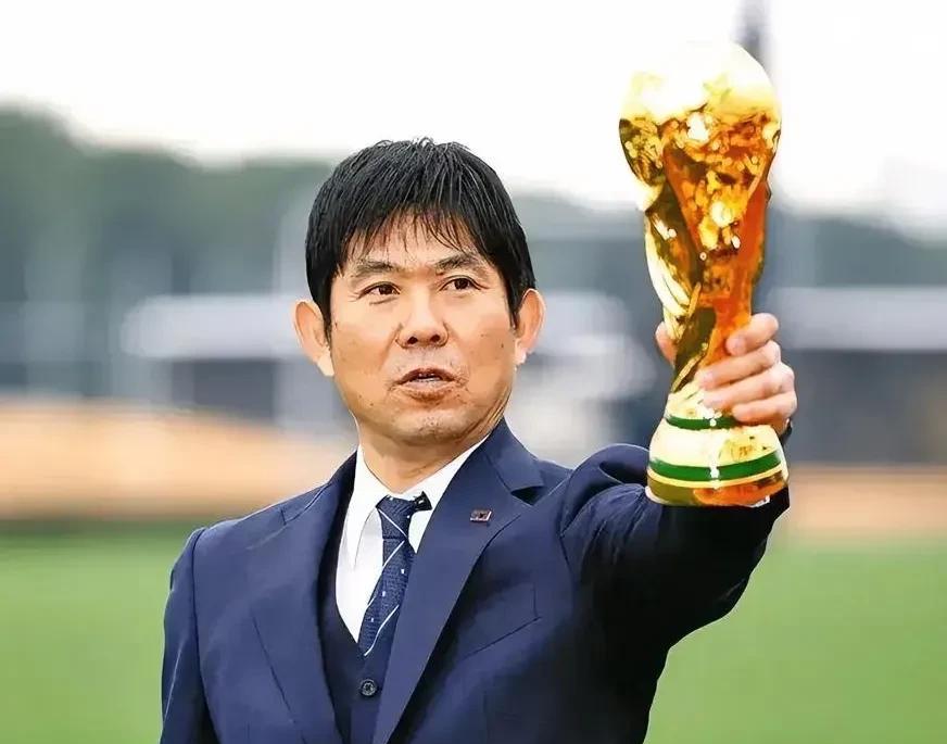 真是大言不惭！森保一，日本男足的主教练，在最近一次媒体见面会上，发表了令