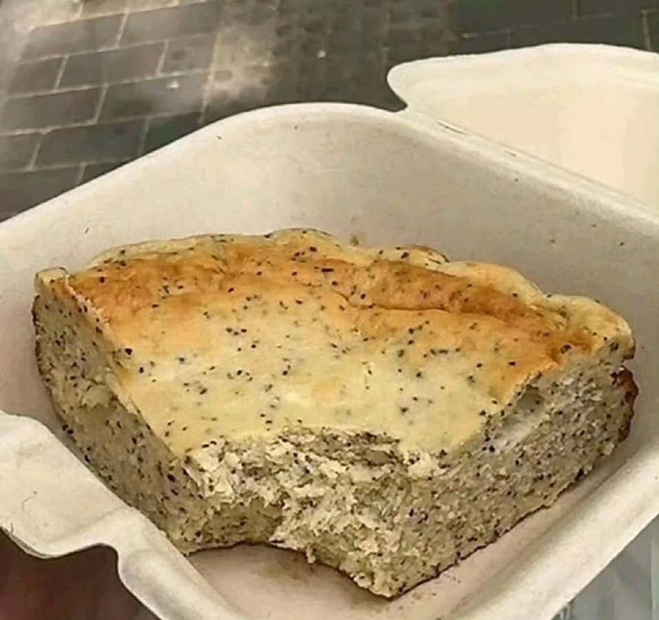 店主直接把小蛋糕的成本都写上了。。。我终于知道为什么蛋糕很贵了