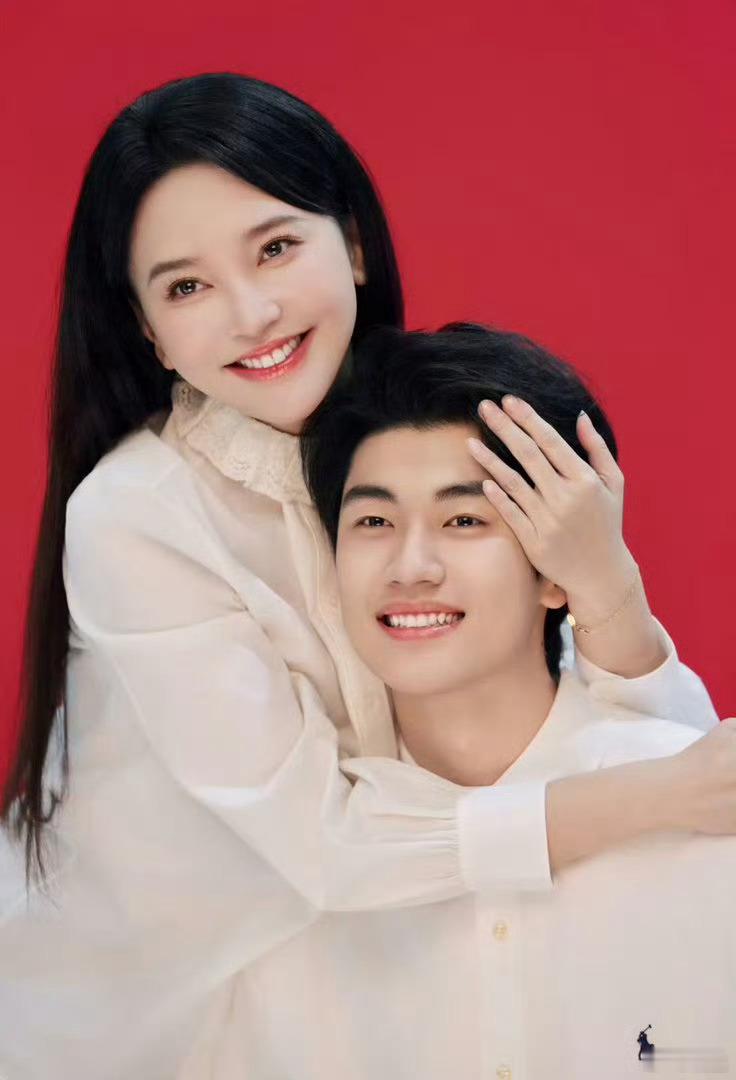 金莎晒结婚五金抛开他俩的幸福啊，我说生活中一个问题如果说一个男的，从跟你谈恋爱