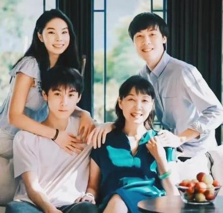 谁能想到？子女争产，杜建英被全网追着锤小三她没想到争产官司会演变成现在