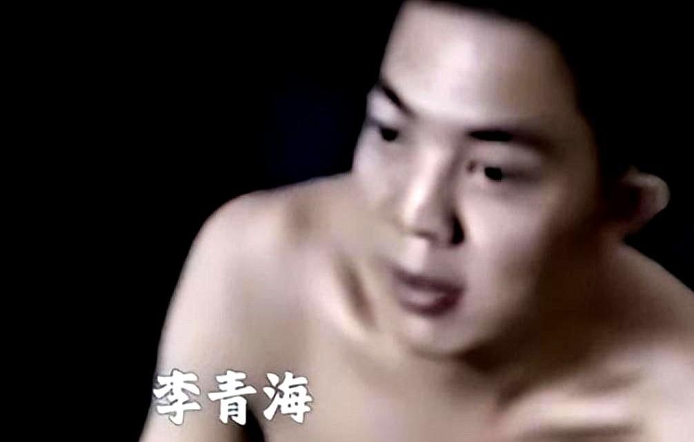 一个见人就笑的老实人，突然在十分钟内杀了13口人，包括一个两岁的孩子。他口袋里