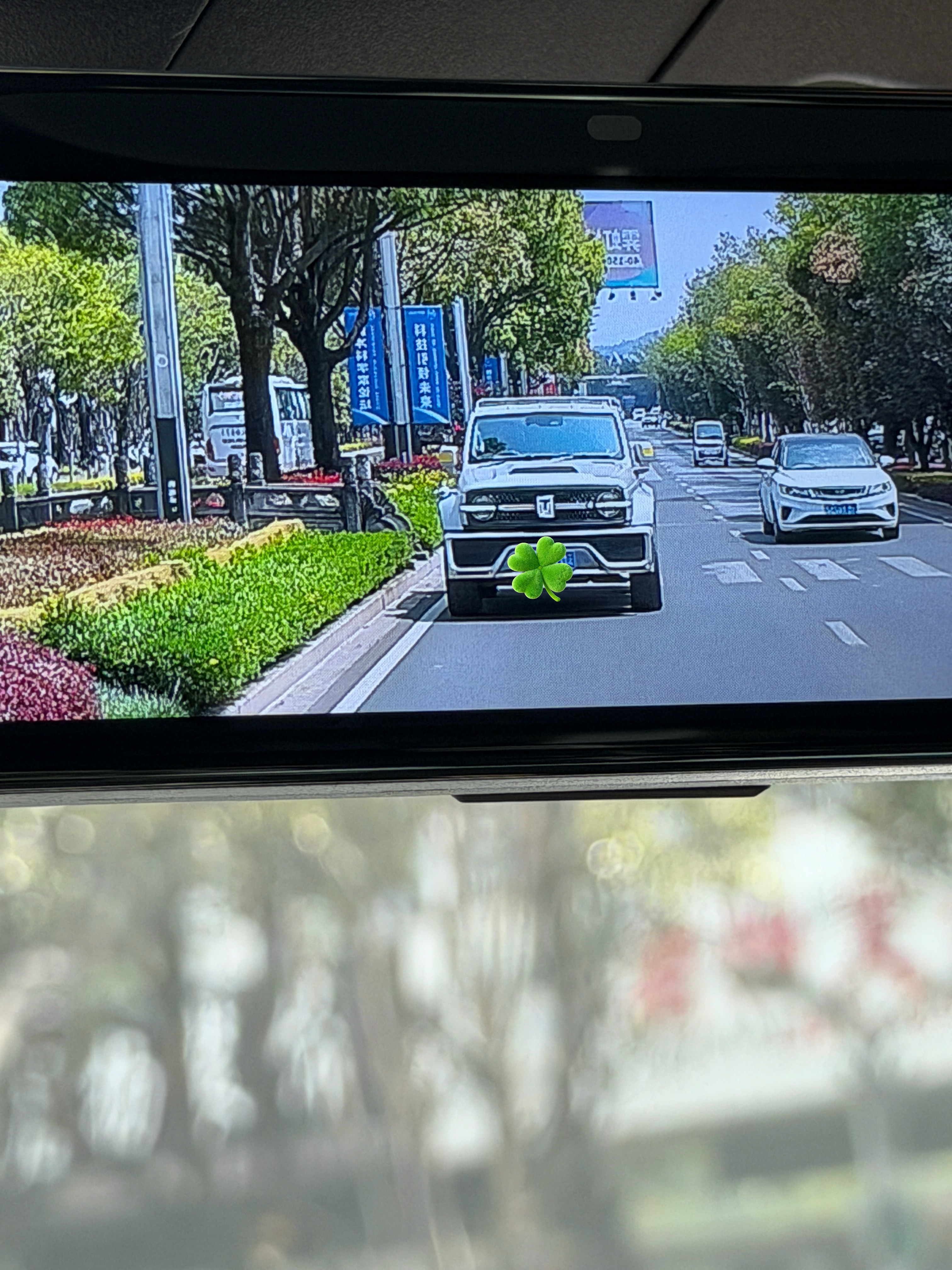 这赛博坦克在后视镜里看，怎么跟老头乐一样大v聊车