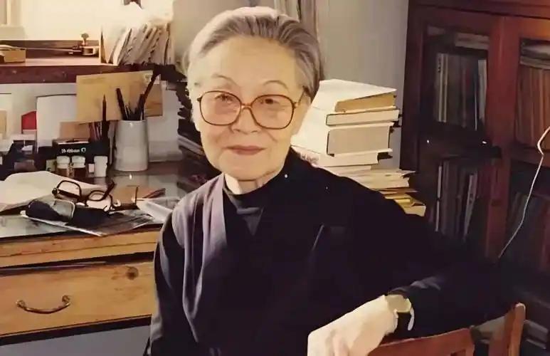 杨绛先生谈夫妻吵架的看法，可谓是一针见血，她说：“夫妻吵架，如果是男人先低头，那
