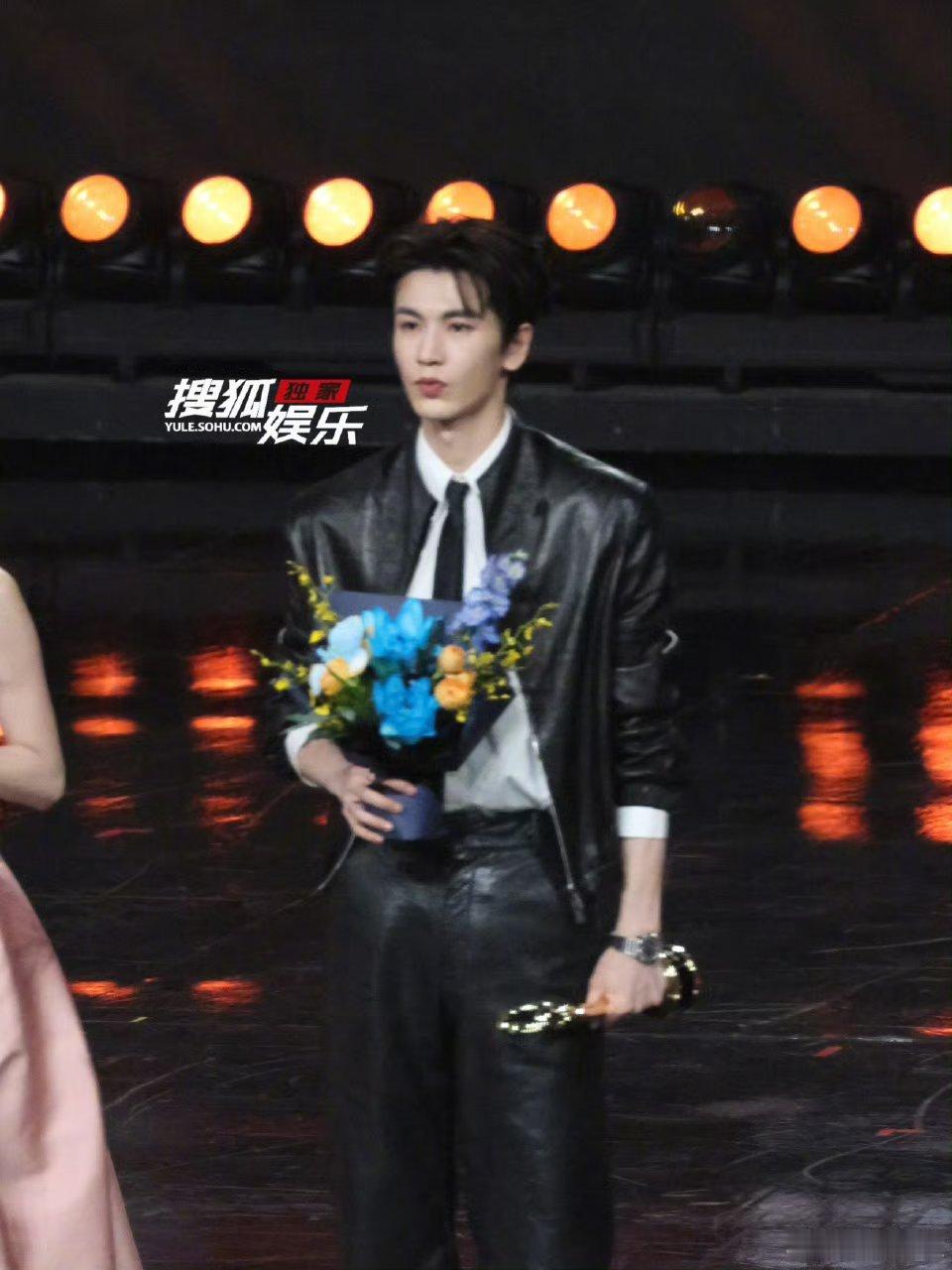 微博之夜内场80亿热搜炸屏的排面，藏着太多封神名场面！