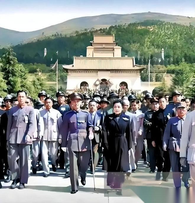 蒋介石到了台湾，第一件事，最先整顿的是什么？除了国防，最先整顿的是什么？蒋介石到