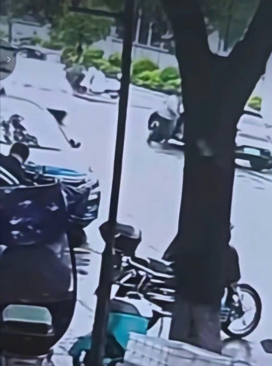 这下完了，全完了。看着那截得干干净净的监控视频，我这才意识到自己捅了多大的篓子。