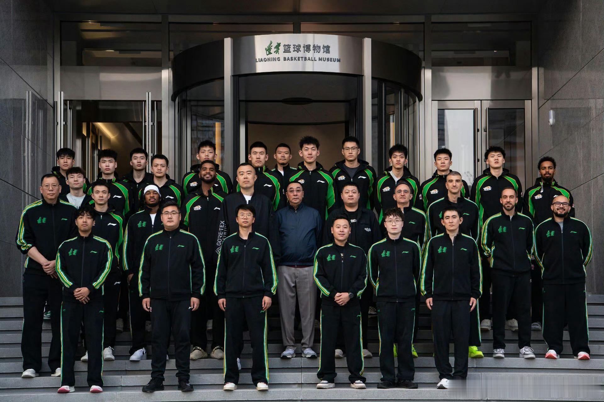 辽宁男篮整装待发！新赛季加油！[doge][doge][doge]​​​