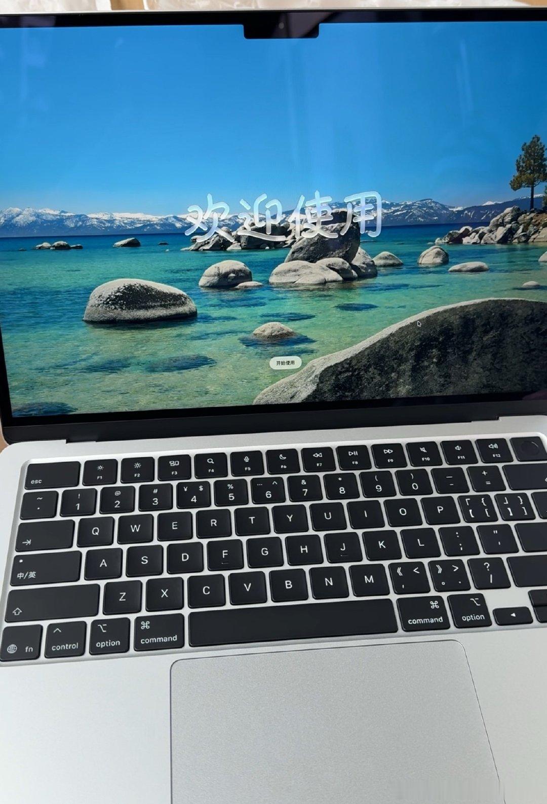 欢迎新电脑回家24岁不靠家人全靠自己全款拿下MacBookairm5win系统换mac系统好不习惯这