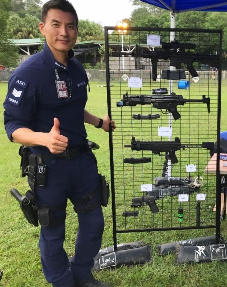 香港机场特警队（ASU）列装的cs/ls7（qcq171）冲锋枪