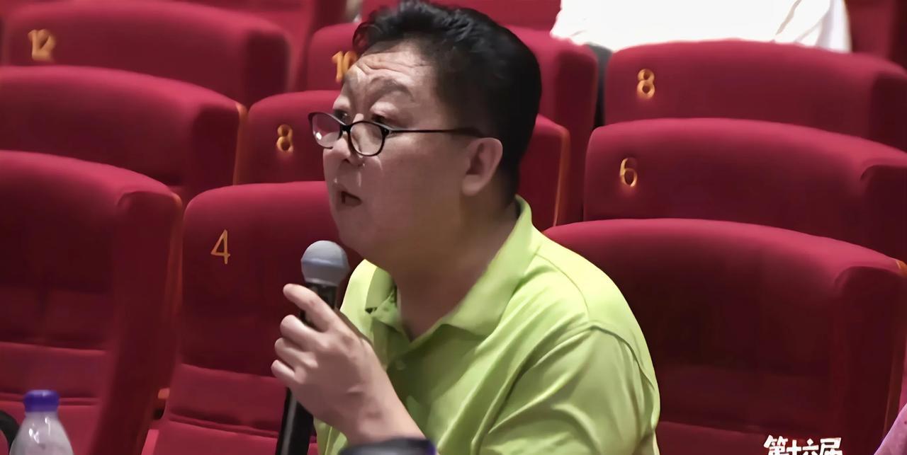 北京相声节开幕，评委乐开花观众锁眉头，满坑满谷除了空座都是人备受关注的北京青年