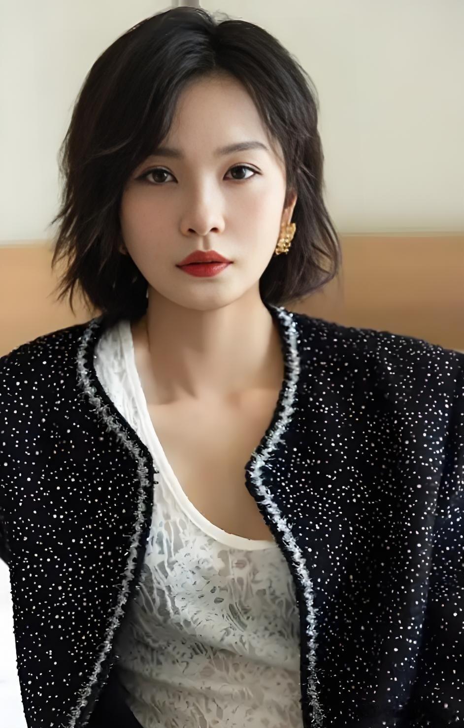 《四喜》最苦的，不是女主沈明珠，也不是家破人亡的冯美奇，而是她爸在外头私生子的母