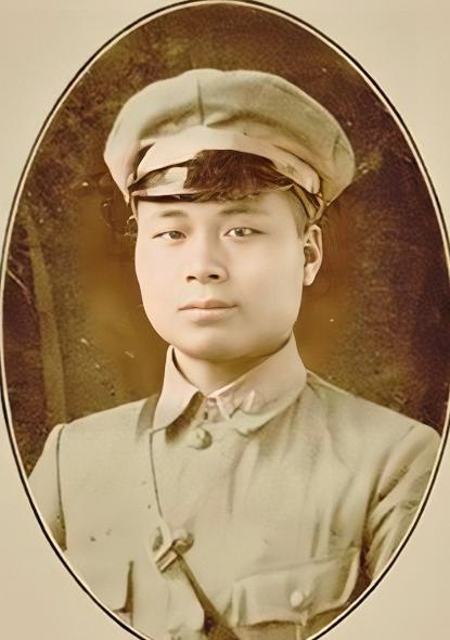 20世纪80年代，邱行湘到台湾探亲，几位老部下宴请他，开口就说：“老长官，你是来