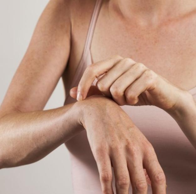 你有“洗屁股”的习惯吗？忠告：经常清洗肛门，或可带来4种好处天气回暖后，洗澡