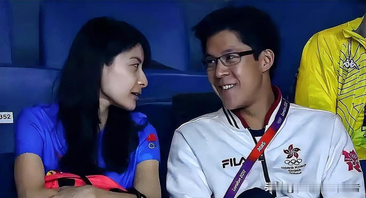 大家不觉得奇怪吗？郭晶晶的出身，就是普普通通的工薪家庭的孩子，她是怎么进入