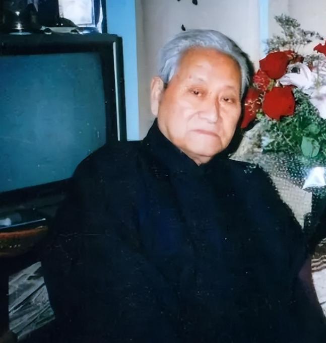 “黄河清是罪，是违反自然规律的！”1955年，中国著名的水利专家黄万里强烈反对建