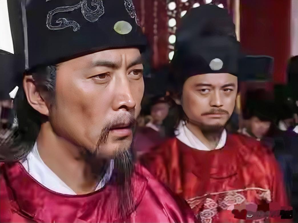 朱棣时期的重臣胡滢是个有趣的家伙，挂着礼部尚书的头衔，却满世界晃悠，几乎没在朝廷