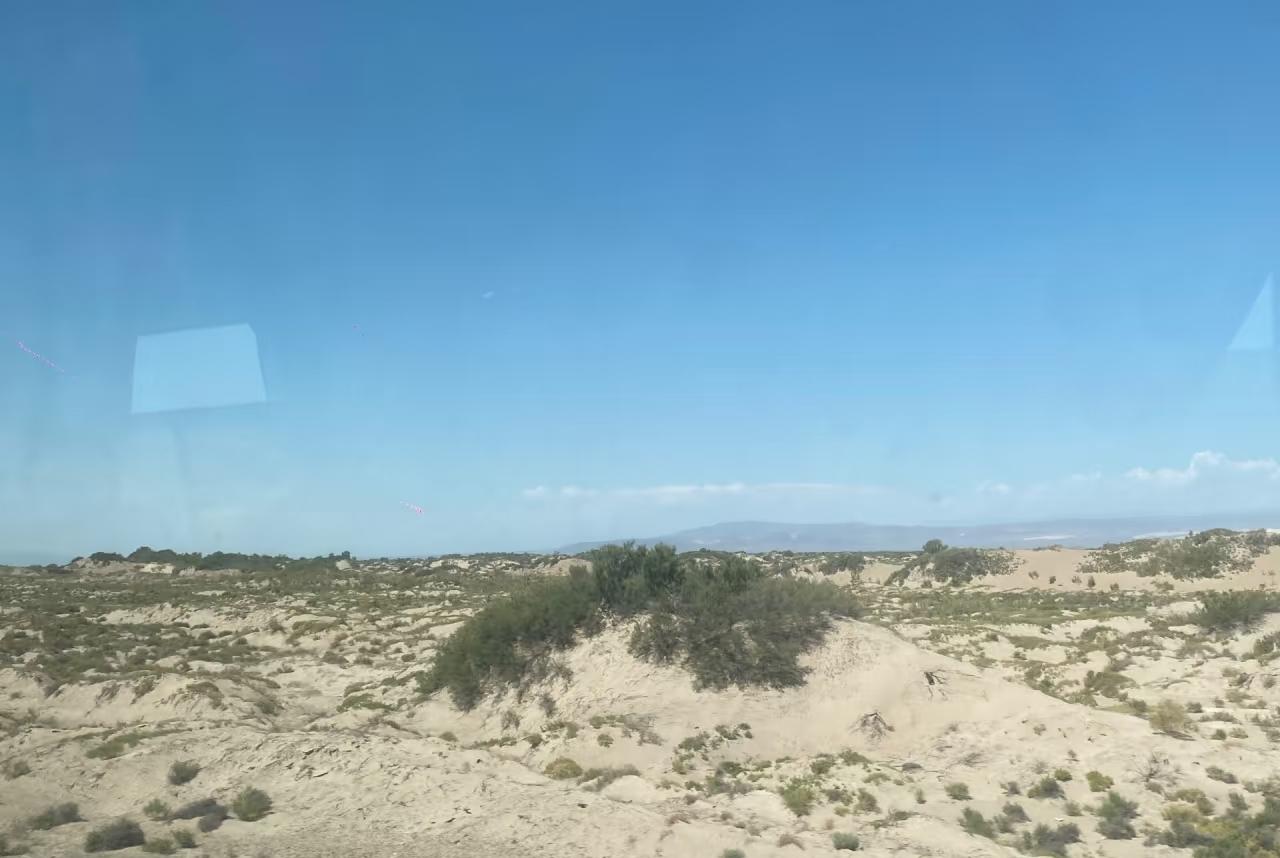 外伊犁的地貌，大量的荒地，霍尔果斯到阿拉木图三百多公里中间没有一个居民点