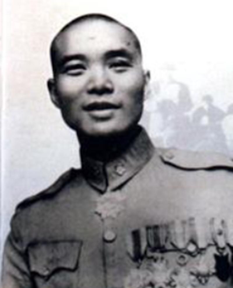 1949年，沈醉在家中部署对杨杰的暗杀计划，计划传到母亲耳中后，她突然质问沈醉：