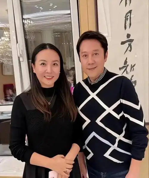 蔡国庆是不会离婚的，原因其实挺简单，不是因为秦娟家里有钱，而是因为她太会过日子了