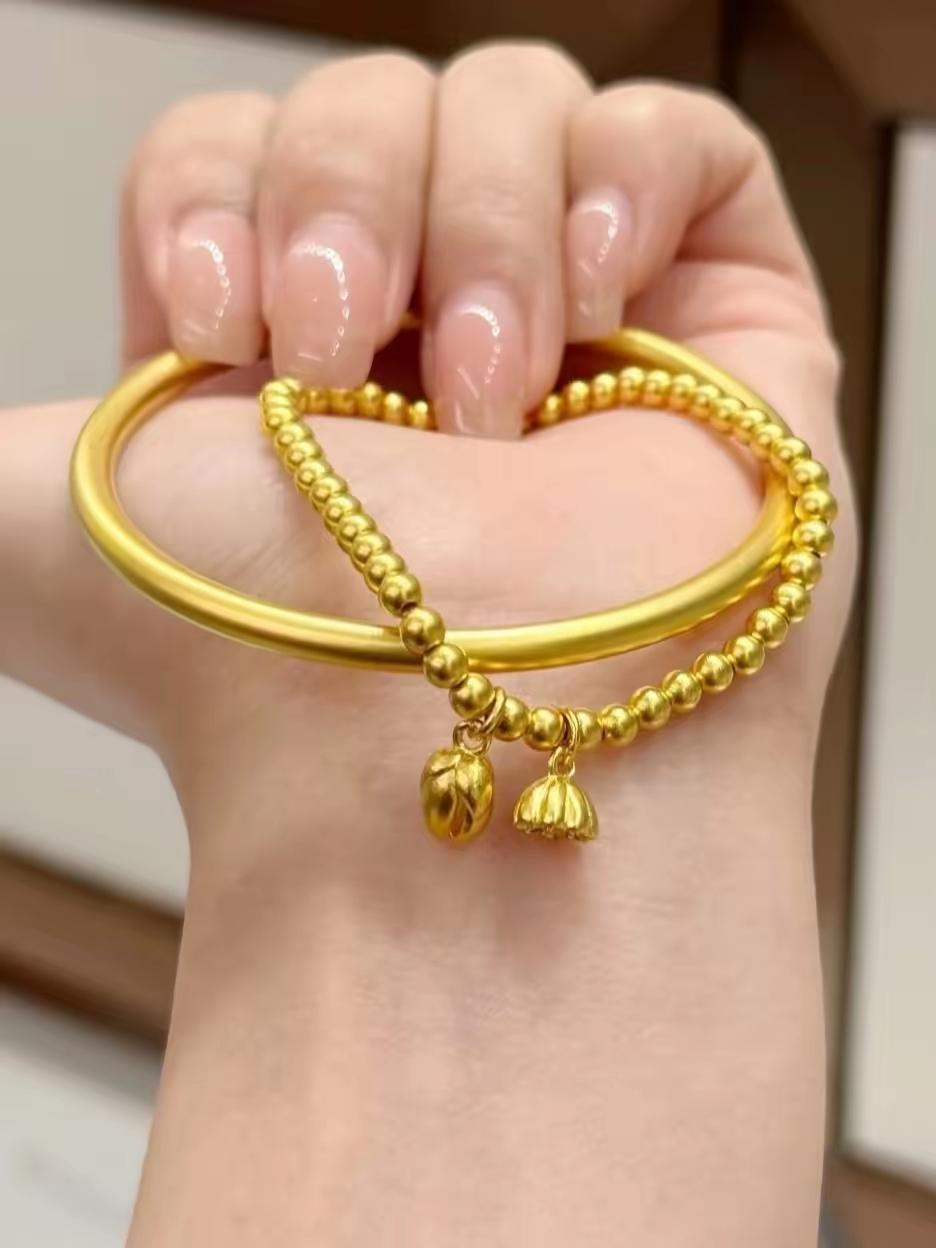 手里有黄金的注意了！12月降息风声这么紧，不是说金价会飙到1300，而是现在跟风